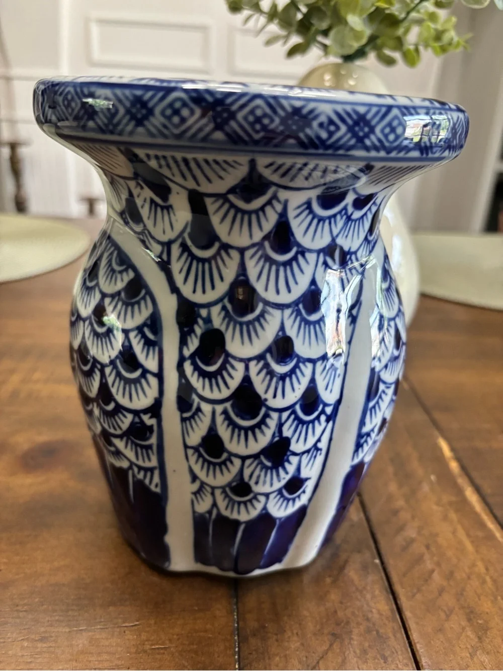 Blue and white porcelain owl plant stand